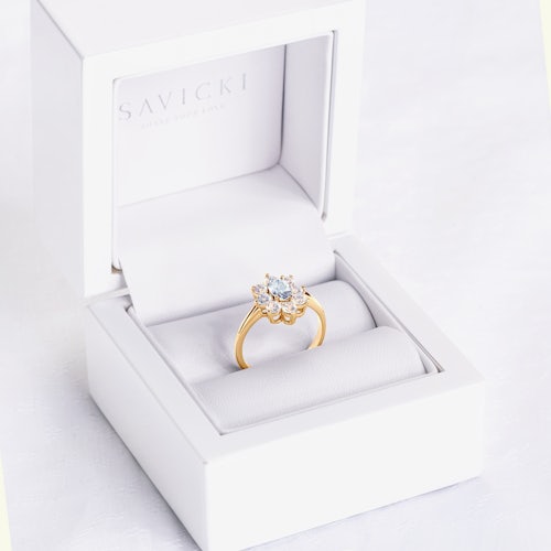 Pierścionek zaręczynowy SAVICKI: złoty, białe szafiry